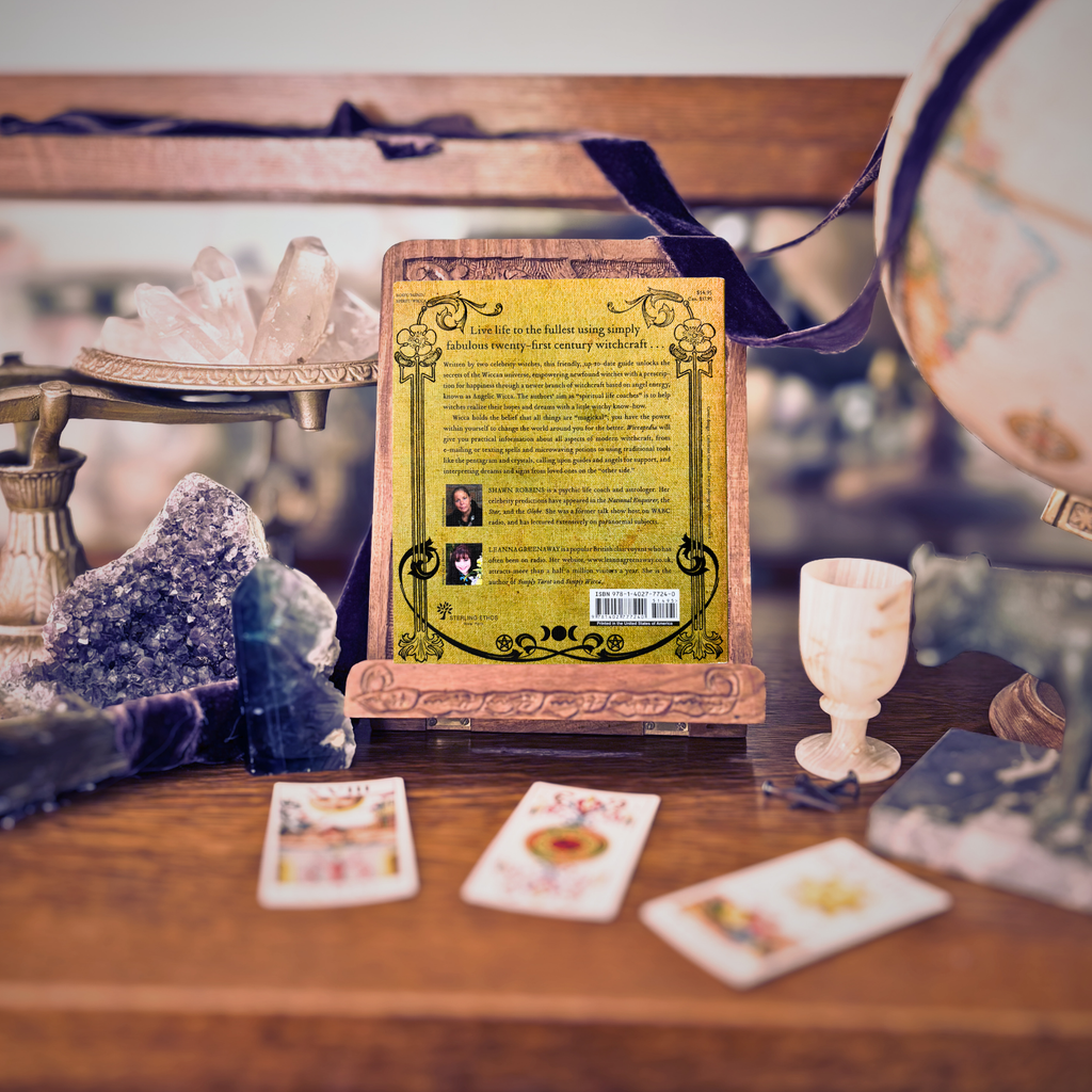 Wiccapedia: A Modern-Day White Witch Guide | Shawn Robbins & Leanna Greenaway | 2011 | Pre-Owned